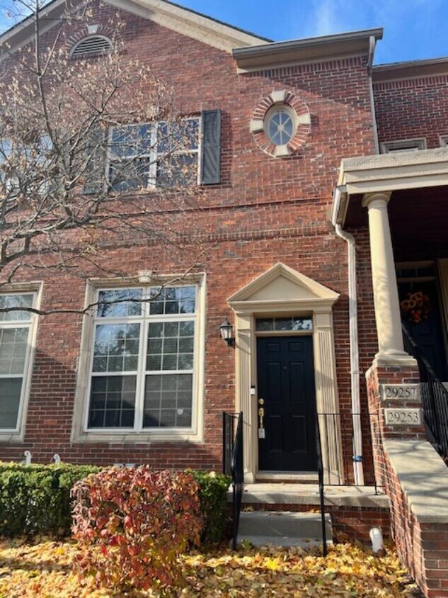 Primary Photo - 29253 Glen Oaks Blvd E