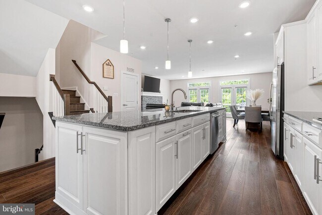 Foto del edificio - 6403 Totteridge St