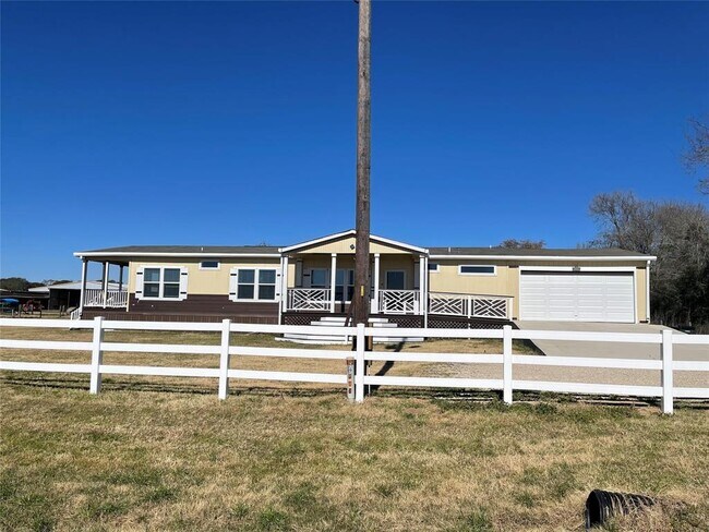 Building Photo - 41172 Addie Gee Rd