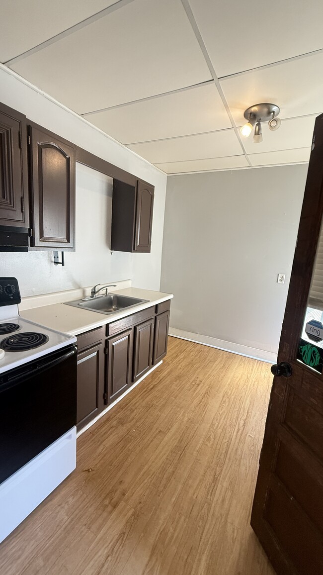 15 LLC- 21-27 Durand St. - 15 LLC- 21-27 Durand St. Apartment