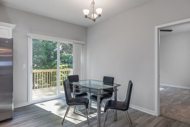 Building Photo - Great 3 Bedroom Single-Family Home in Urba...