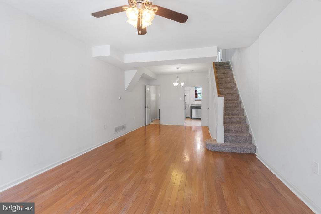 Primary Photo - 2039 McClellan St