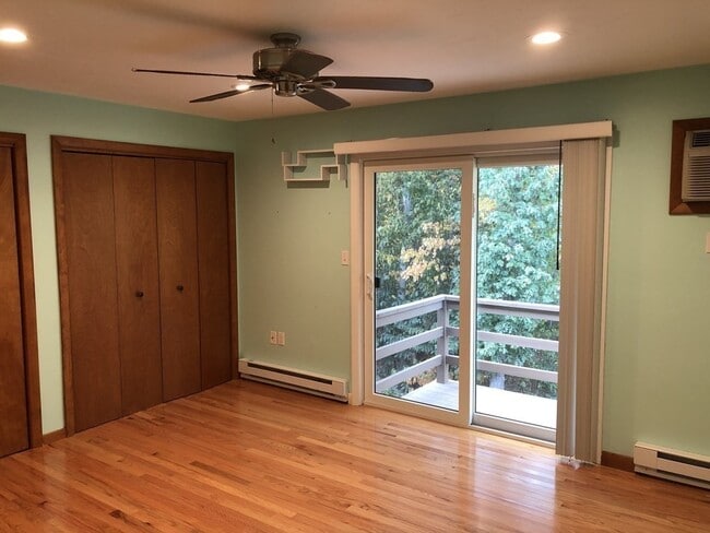 Building Photo - 156 Highwood Dr