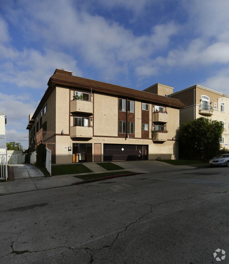 Foto del edificio - 981 S St Andrews Pl