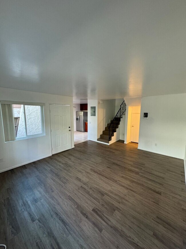 Foto del edificio - Coming soon Spacious 2 Bedroom, 1.5 Bath Two-Story Townhome in Spring Valley