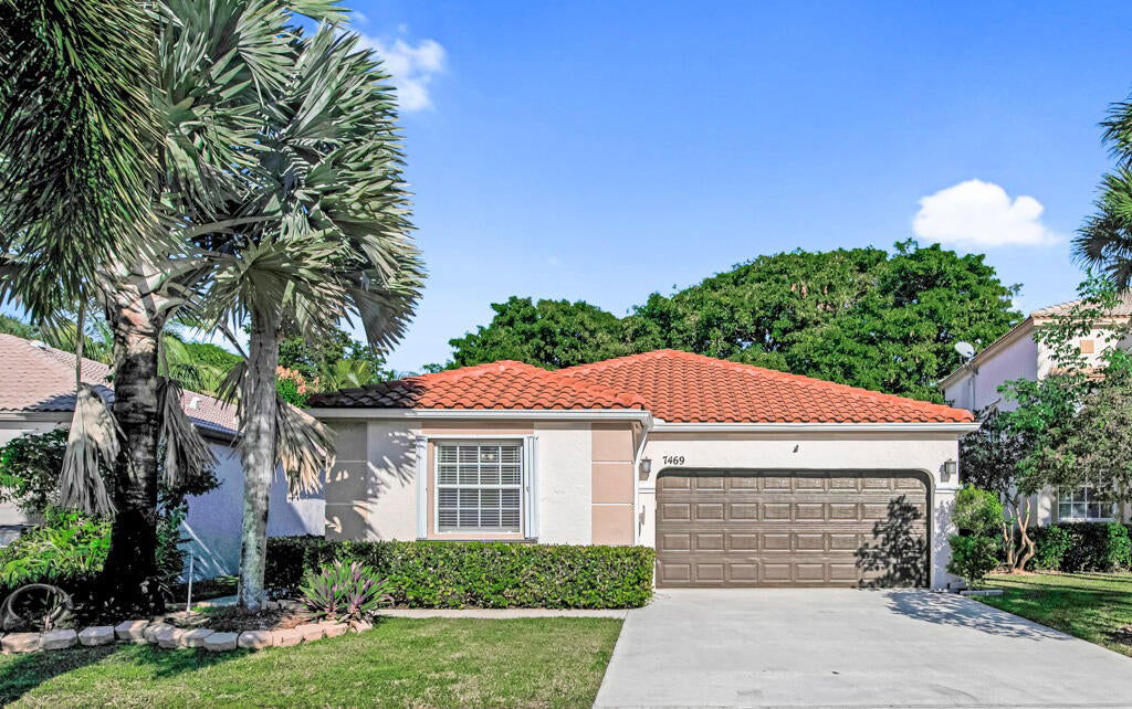 Foto principal - 7469 Lake Worth Rd