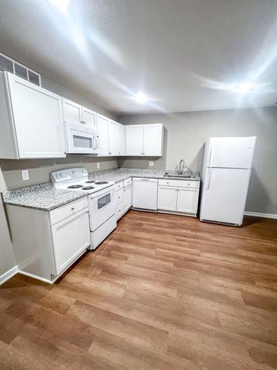 Foto principal - 124 N Main St