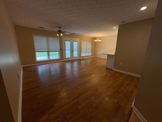 Building Photo - 133 John Glenn Dr