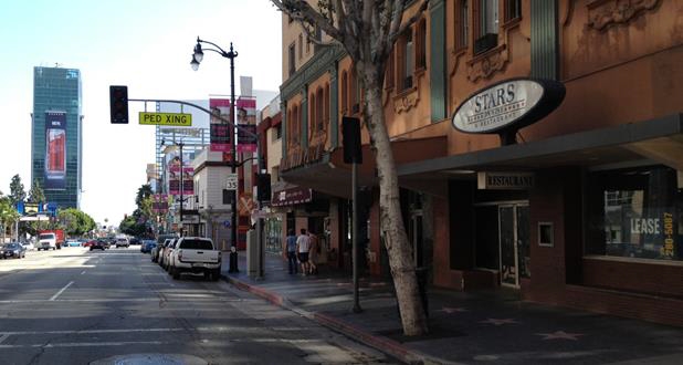 Building Photo - Hollywood Plaza