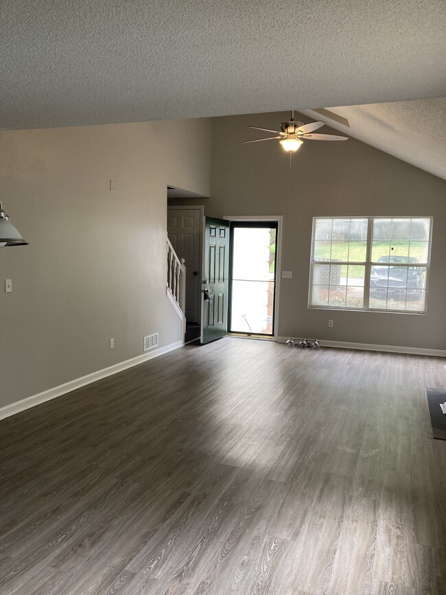 Foto del edificio - 4147 Lake Mist Dr NW