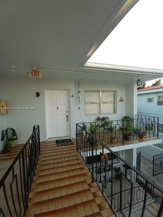 Building Photo - 4620 W Flagler St