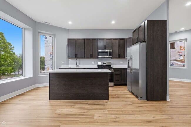 Foto del edificio - 1544 S Sawyer Ave