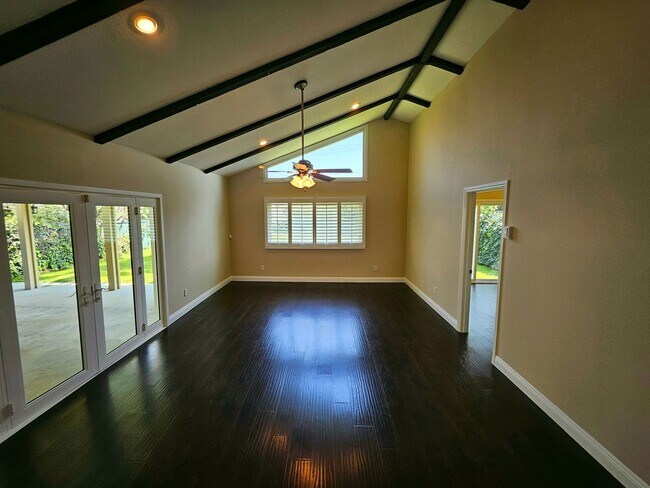 Building Photo - Stunning Remodeled Home with Modern Upgrades