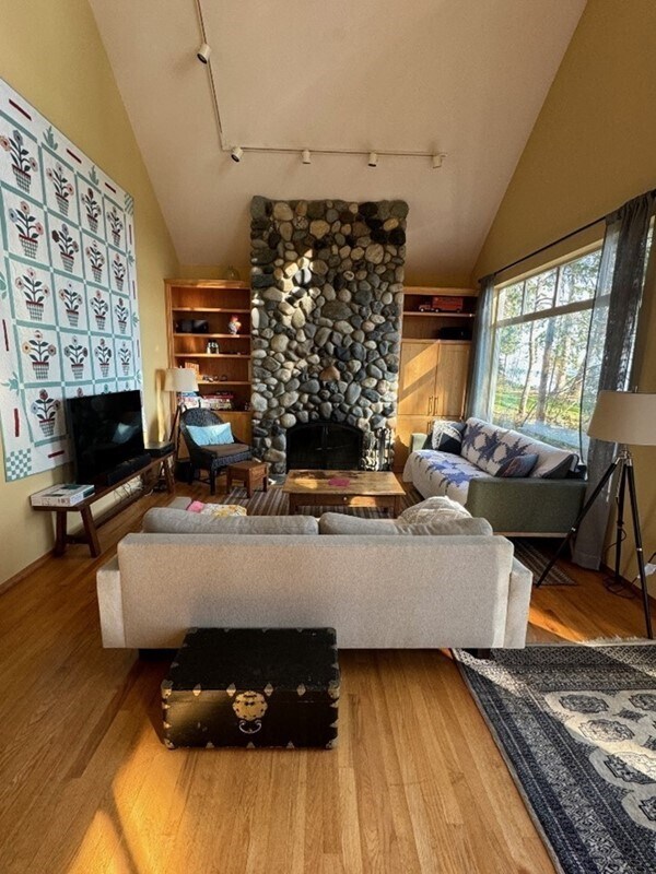 Foto del edificio - Fully Furnished Waterfront Living!