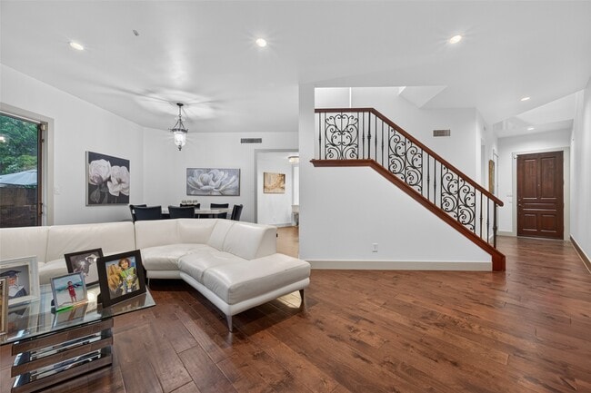 Building Photo - 6000 Sugar Hill Dr