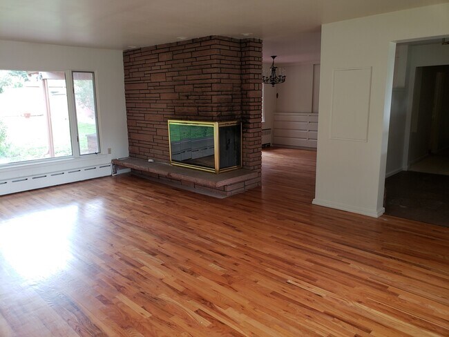 Foto del edificio - 3721 McComb Ave