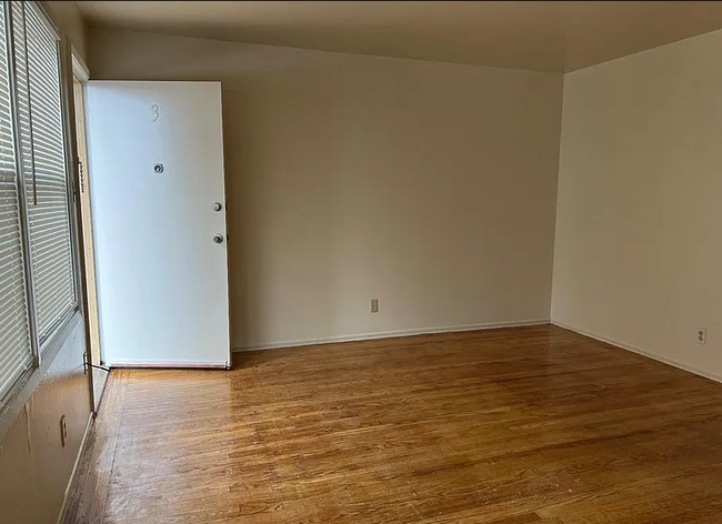 Foto del edificio - 3223 Taraval St