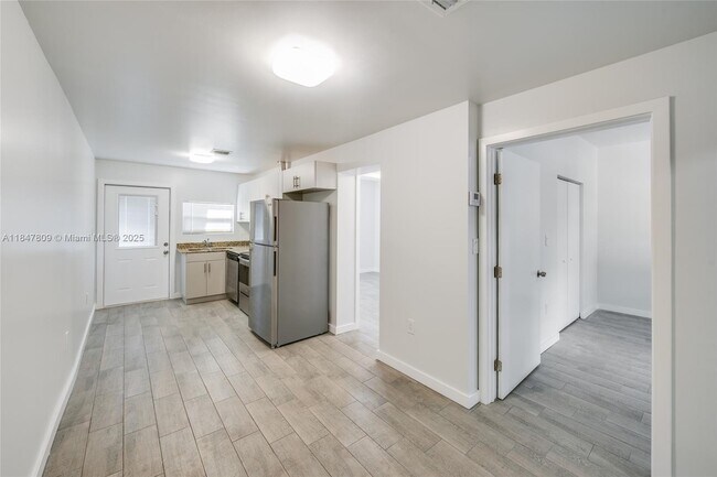 Foto del edificio - 1604 SW 9th St