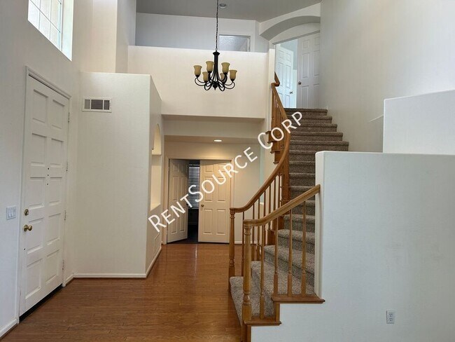 Foto del edificio - 3210 Lantana Ct