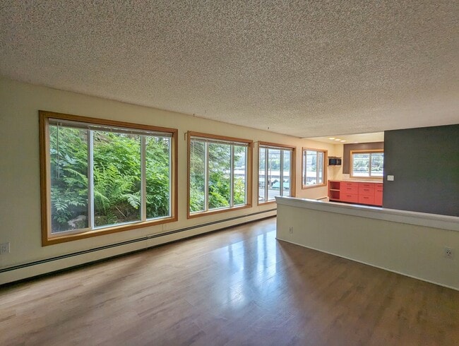 Building Photo - Channel View Aurora Arms Condo, Unfurished...