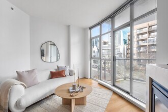 Building Photo - 1050 Smithe St