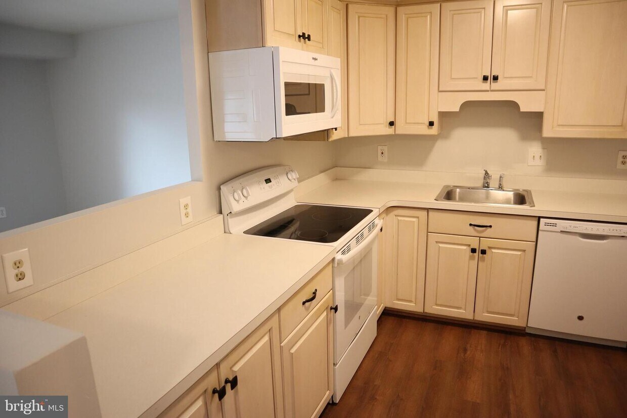Foto principal - 10022 Stedwick Rd