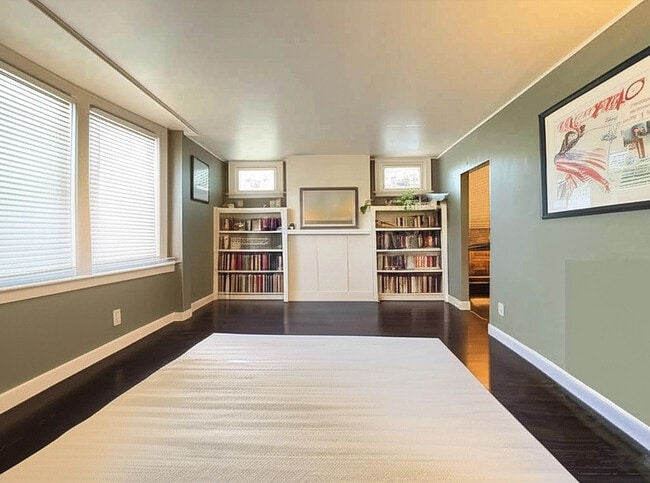 Building Photo - 5718 Ellsworth Ave