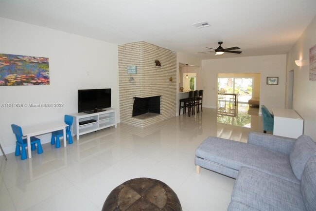 Building Photo - 3048  Center Ave   Fort Lauderdale Fl 33308