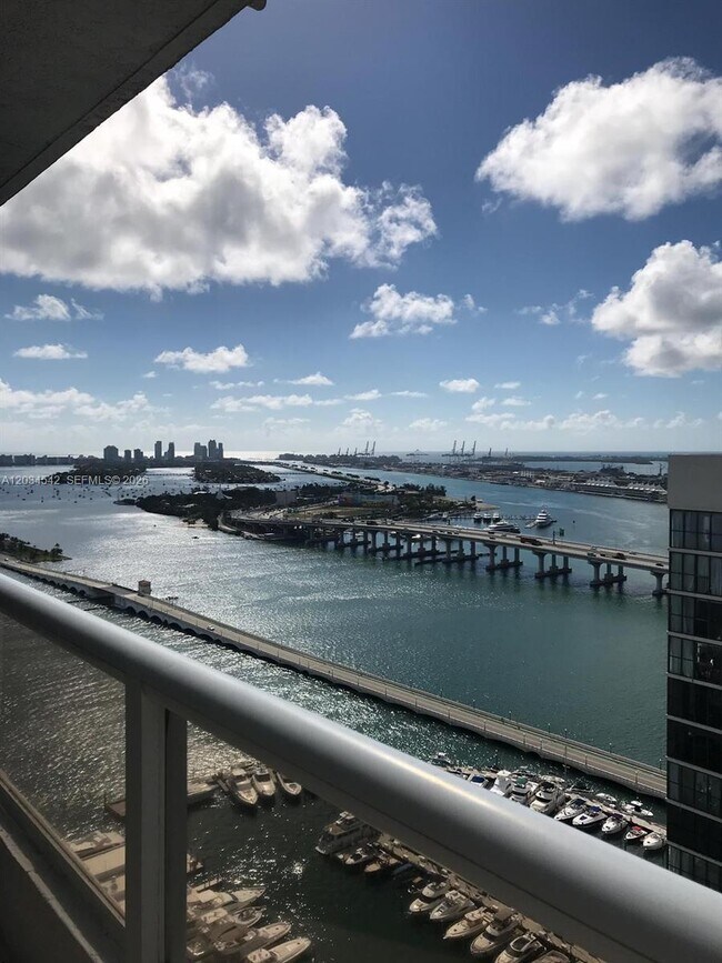 Foto del edificio - 1717 N Bayshore Dr