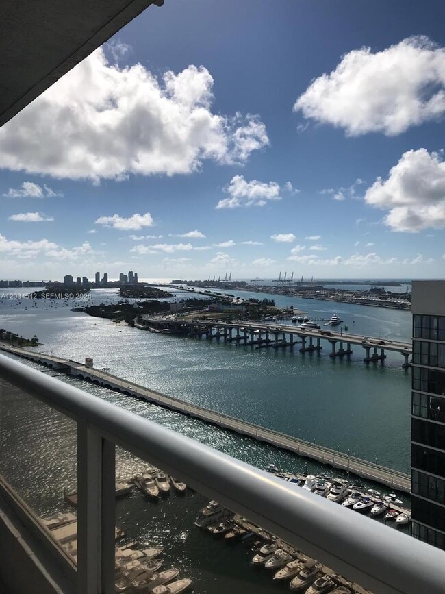Building Photo - 1717 N Bayshore Dr