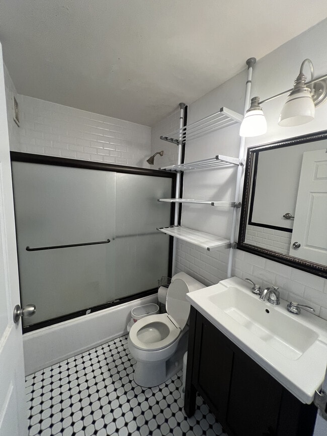 Foto del edificio - 301 E 79th St