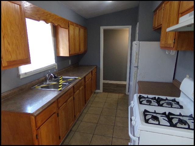 Building Photo - 1215 W 37th St