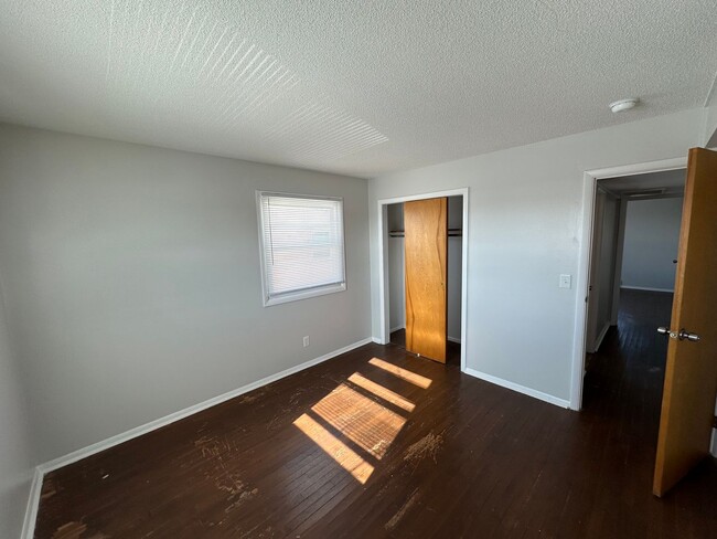Building Photo - 6011 W 25th St