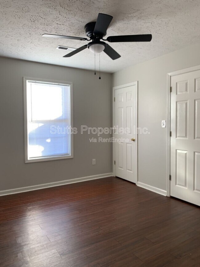 Building Photo - 404 Jackson Ave