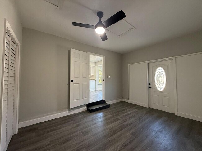 Foto del edificio - 130 Cascade Ave SE