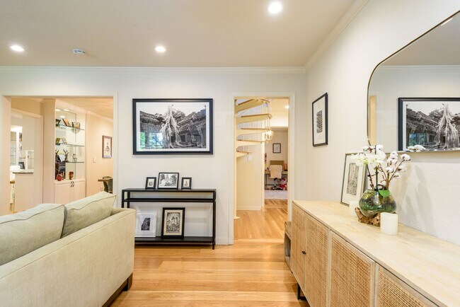 Building Photo - Charm of a Carmel Cottage in Menlo Park Al...