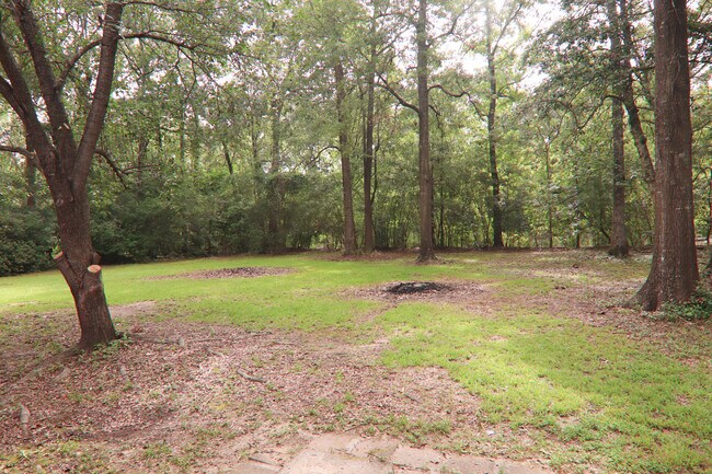 Foto del edificio - 110 Hawn Dr