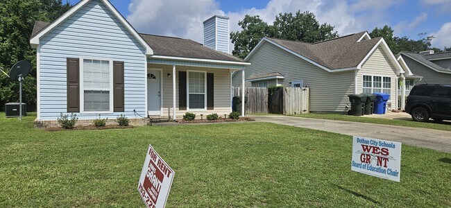 Foto del edificio - 127 Radford Cir