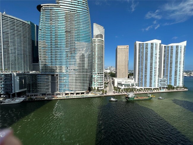 Foto del edificio - 901 Brickell Key Blvd