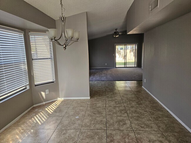 Building Photo - 3bd 2 bath home in Avondale