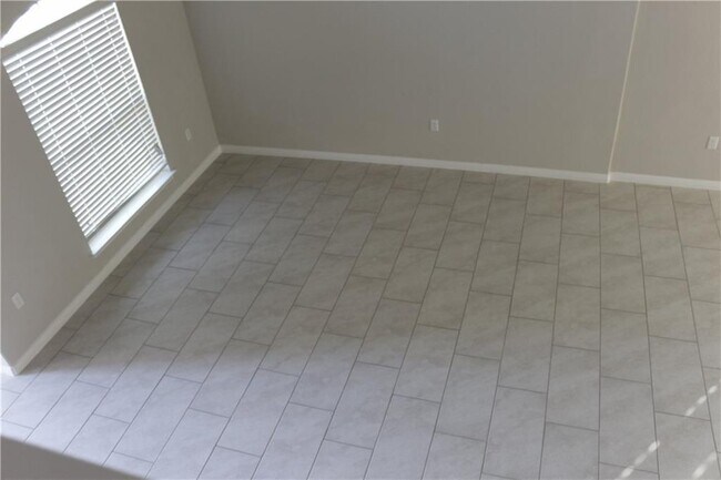 Building Photo - 1409 Bess Cove