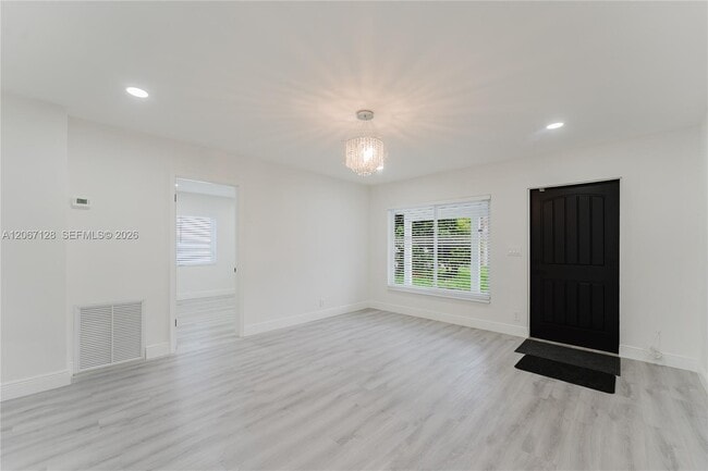 Building Photo - 481 NE 51st St