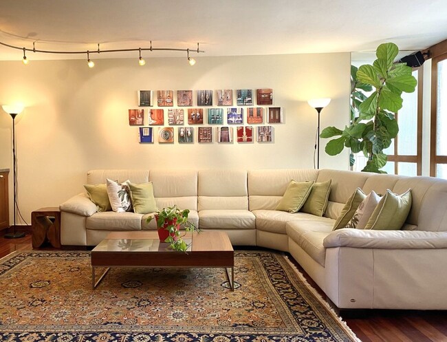 Foto del edificio - 7811 Eads Ave