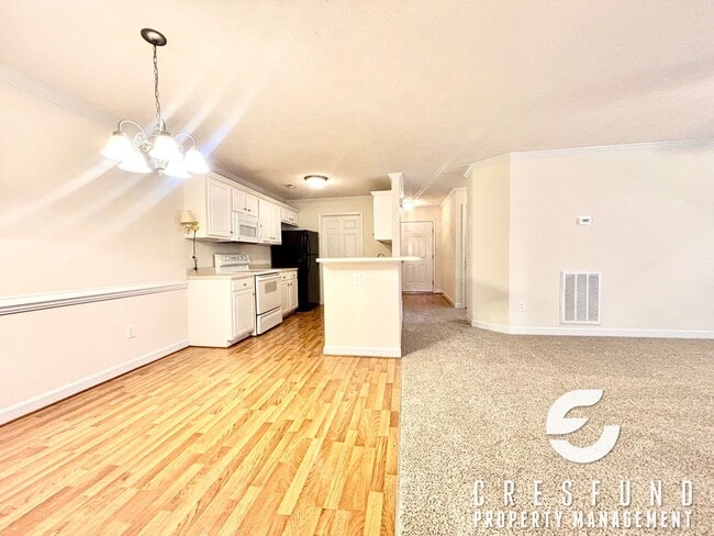 Building Photo - 1711 Renwick Dr