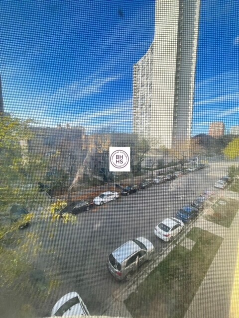 Foto del edificio - 3915 N Pine Grove Ave