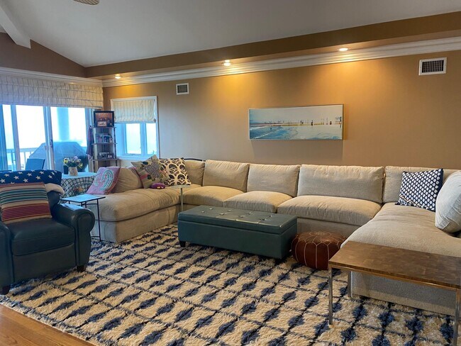Foto del edificio - 1051 Oceanfront