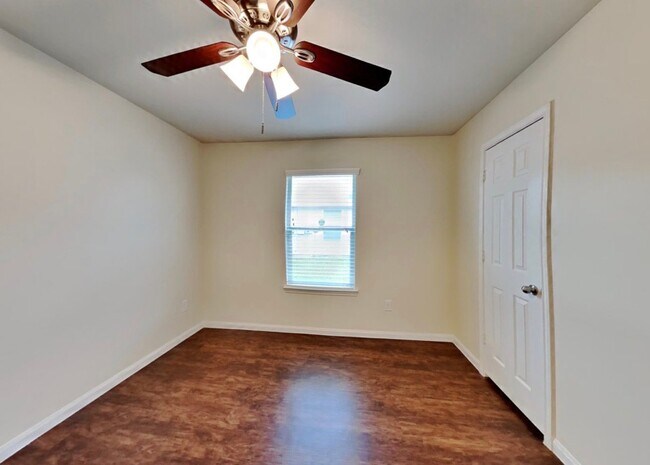 Foto del edificio - 12623 Mountain Daisy Rd