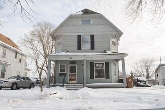 Building Photo - 209 S Pearl St