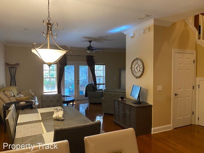 Building Photo - 3 br, 2.5 bath House - 420 Barcelona Dr