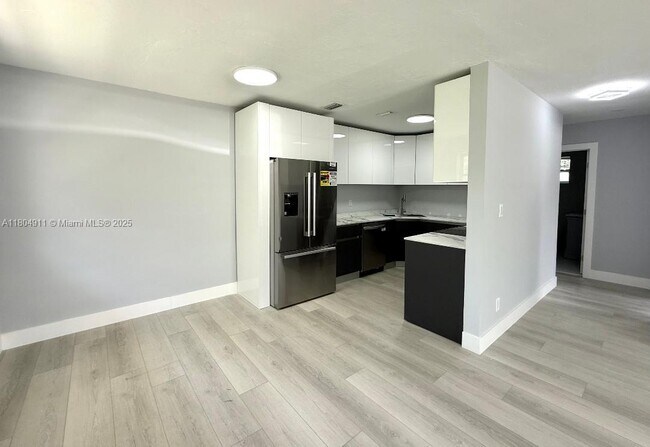Foto del edificio - 1100 NE 2nd St